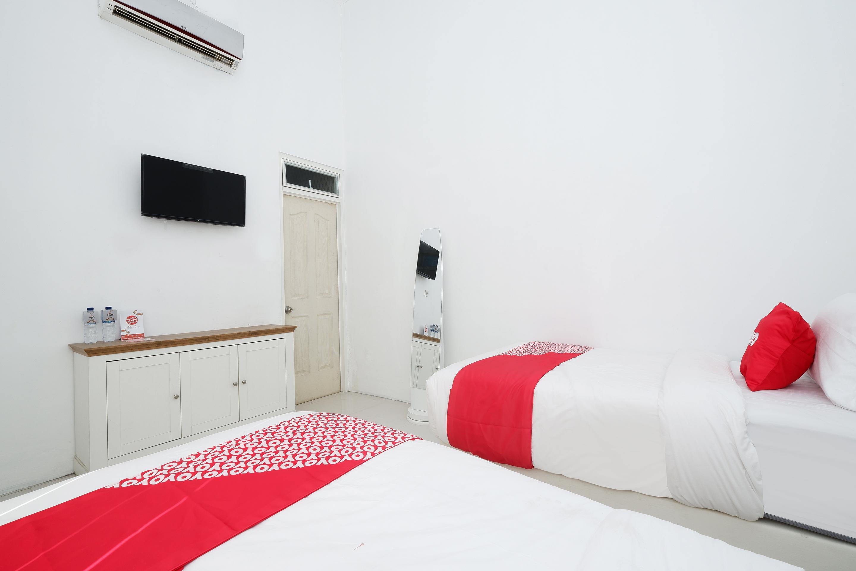Griya Rw Family Guest House Redpartner Surakarta  Ngoại thất bức ảnh