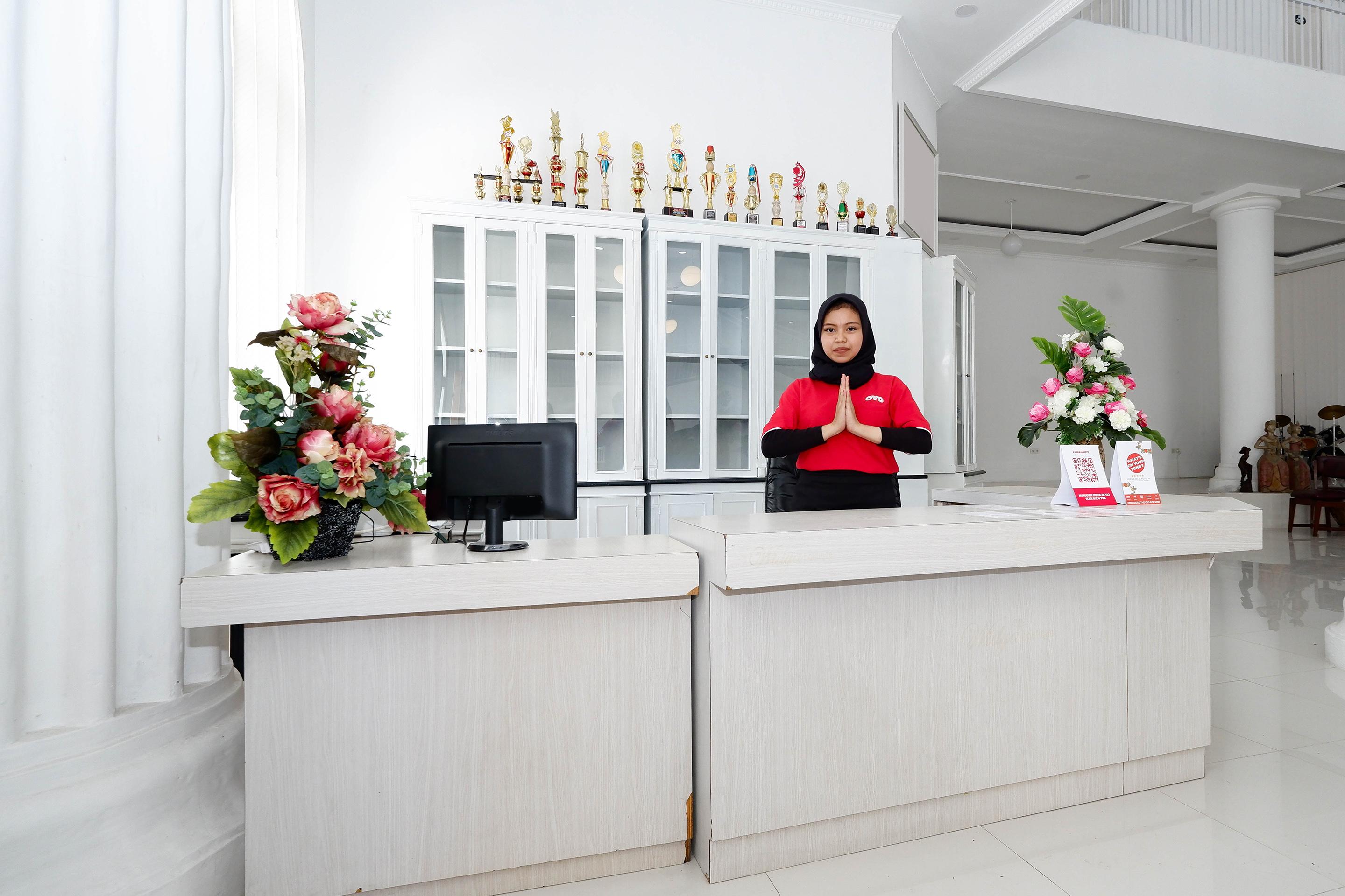 Griya Rw Family Guest House Redpartner Surakarta  Ngoại thất bức ảnh