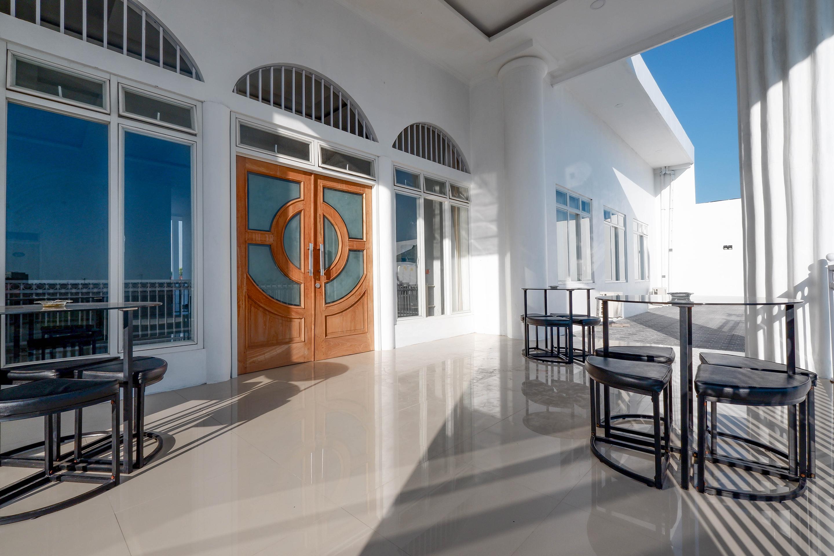 Griya Rw Family Guest House Redpartner Surakarta  Ngoại thất bức ảnh