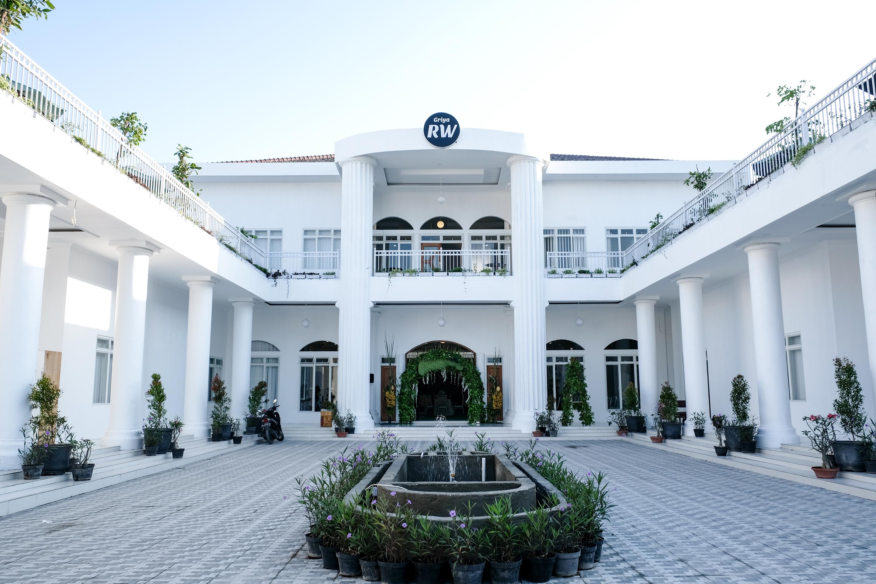 Griya Rw Family Guest House Redpartner Surakarta  Ngoại thất bức ảnh