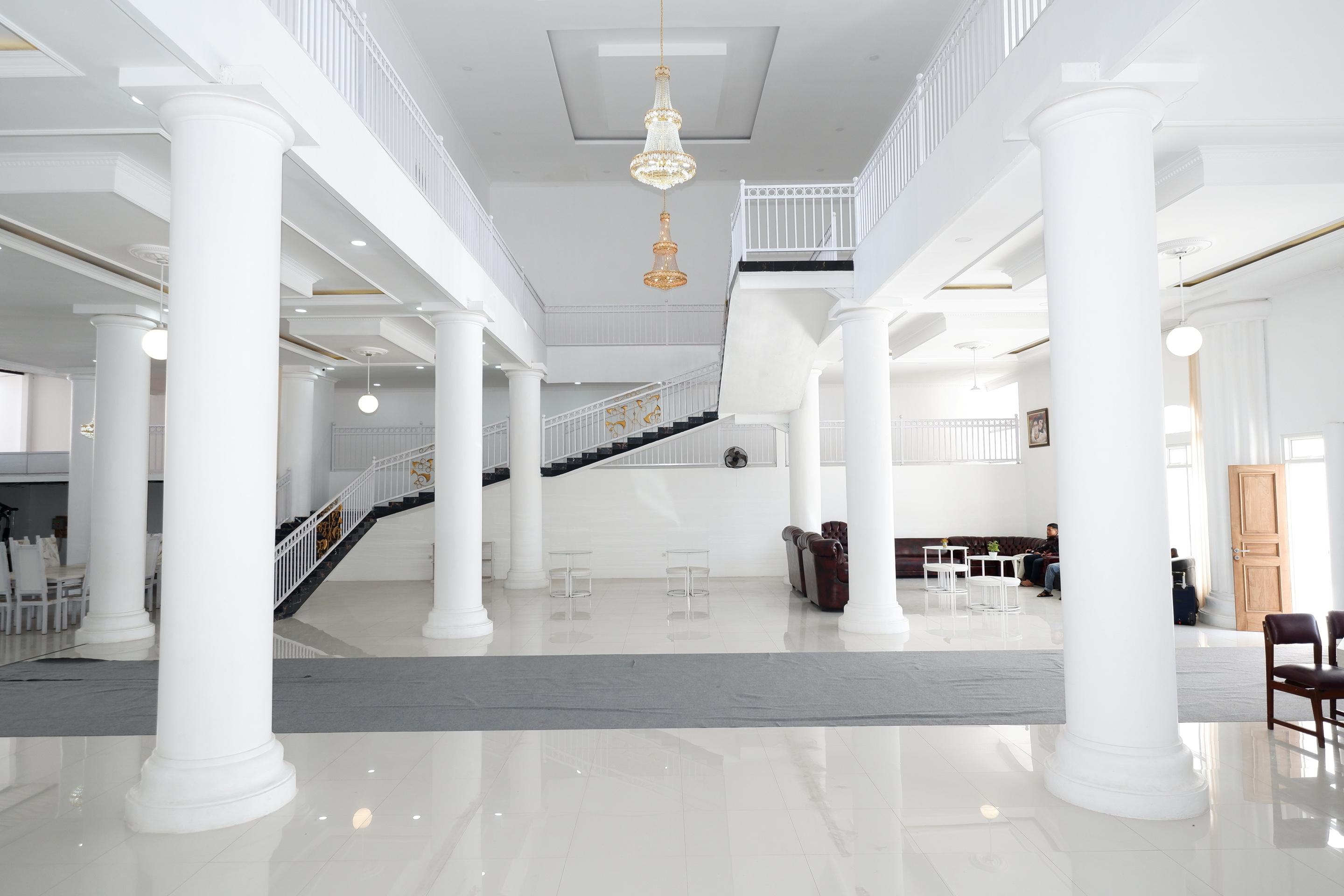Griya Rw Family Guest House Redpartner Surakarta  Ngoại thất bức ảnh