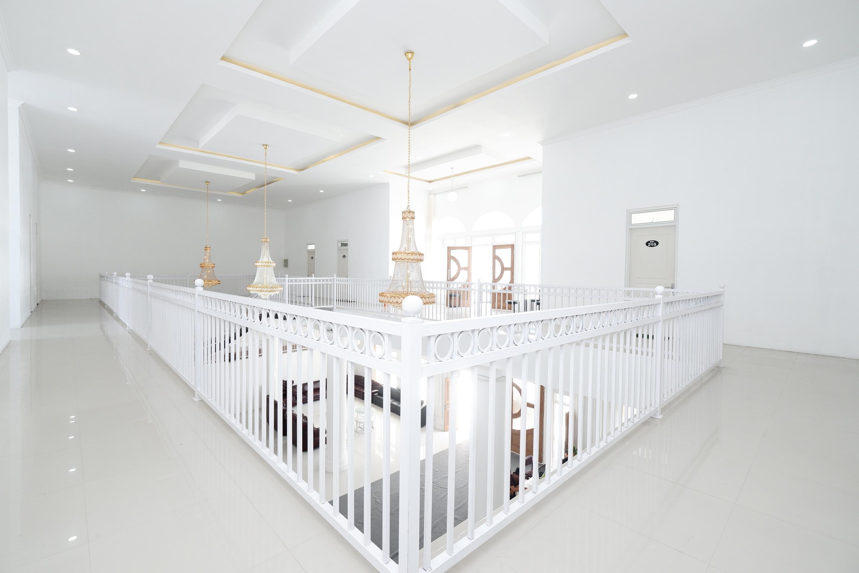 Griya Rw Family Guest House Redpartner Surakarta  Ngoại thất bức ảnh