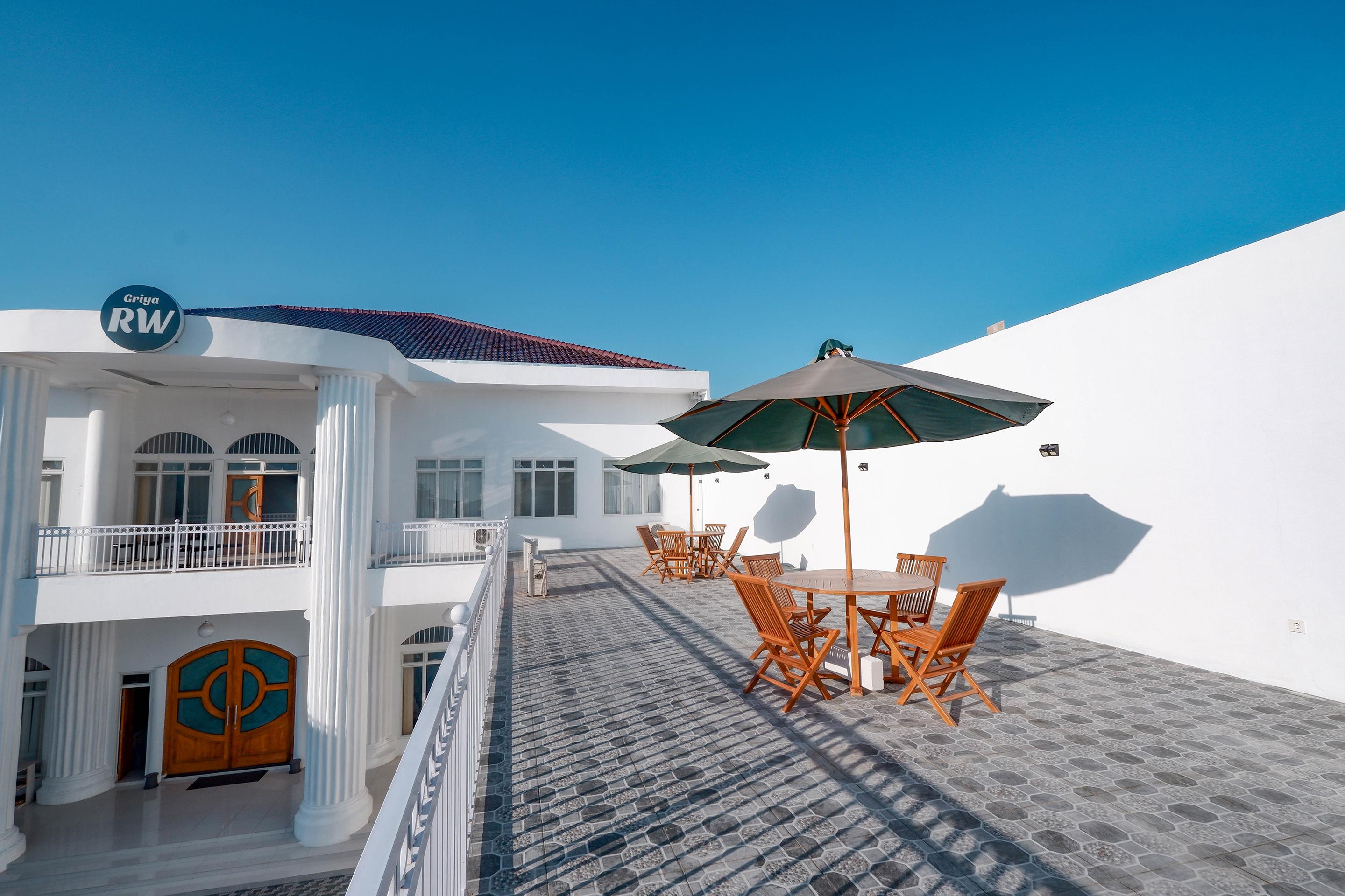 Griya Rw Family Guest House Redpartner Surakarta  Ngoại thất bức ảnh