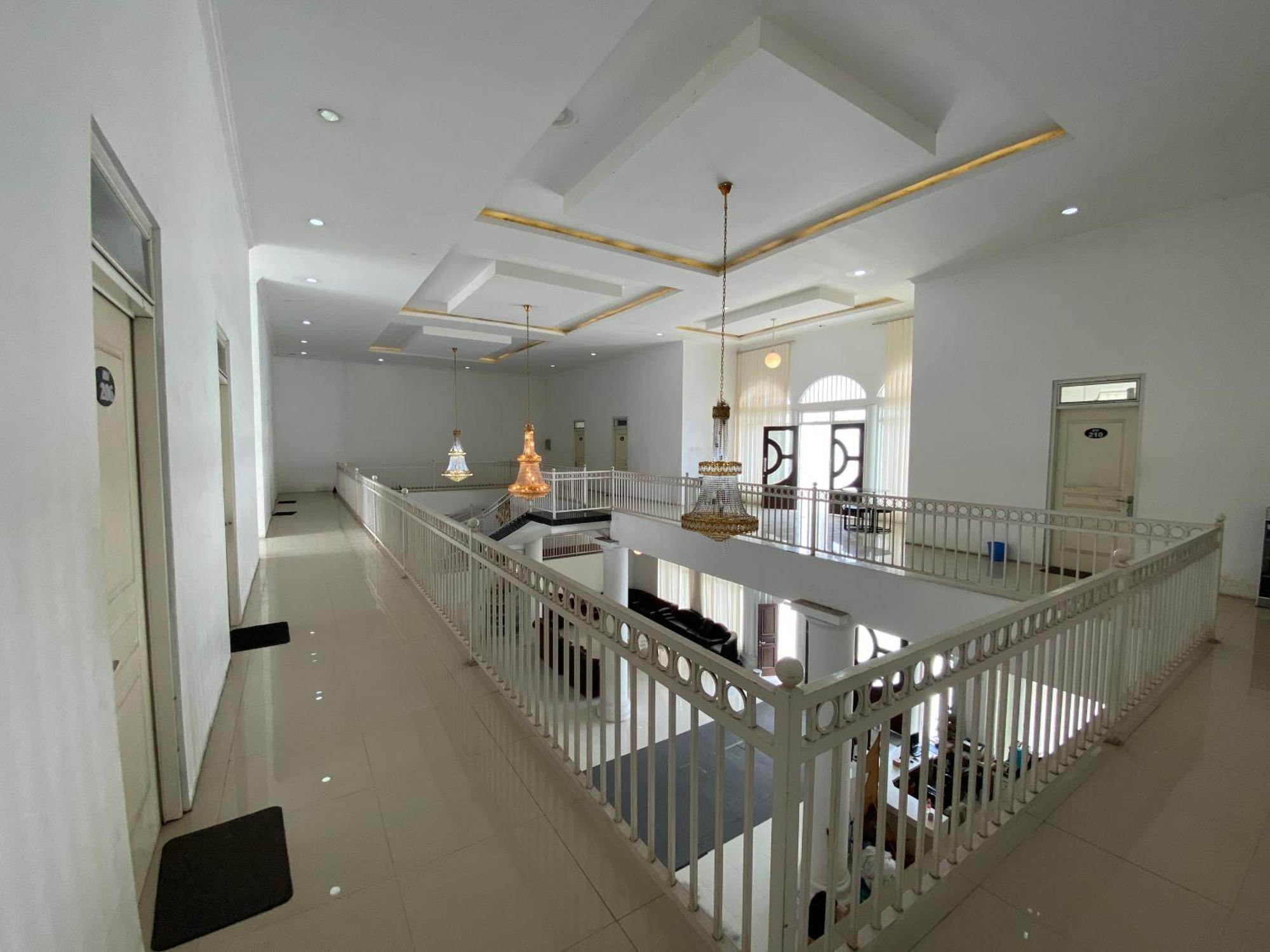 Griya Rw Family Guest House Redpartner Surakarta  Ngoại thất bức ảnh