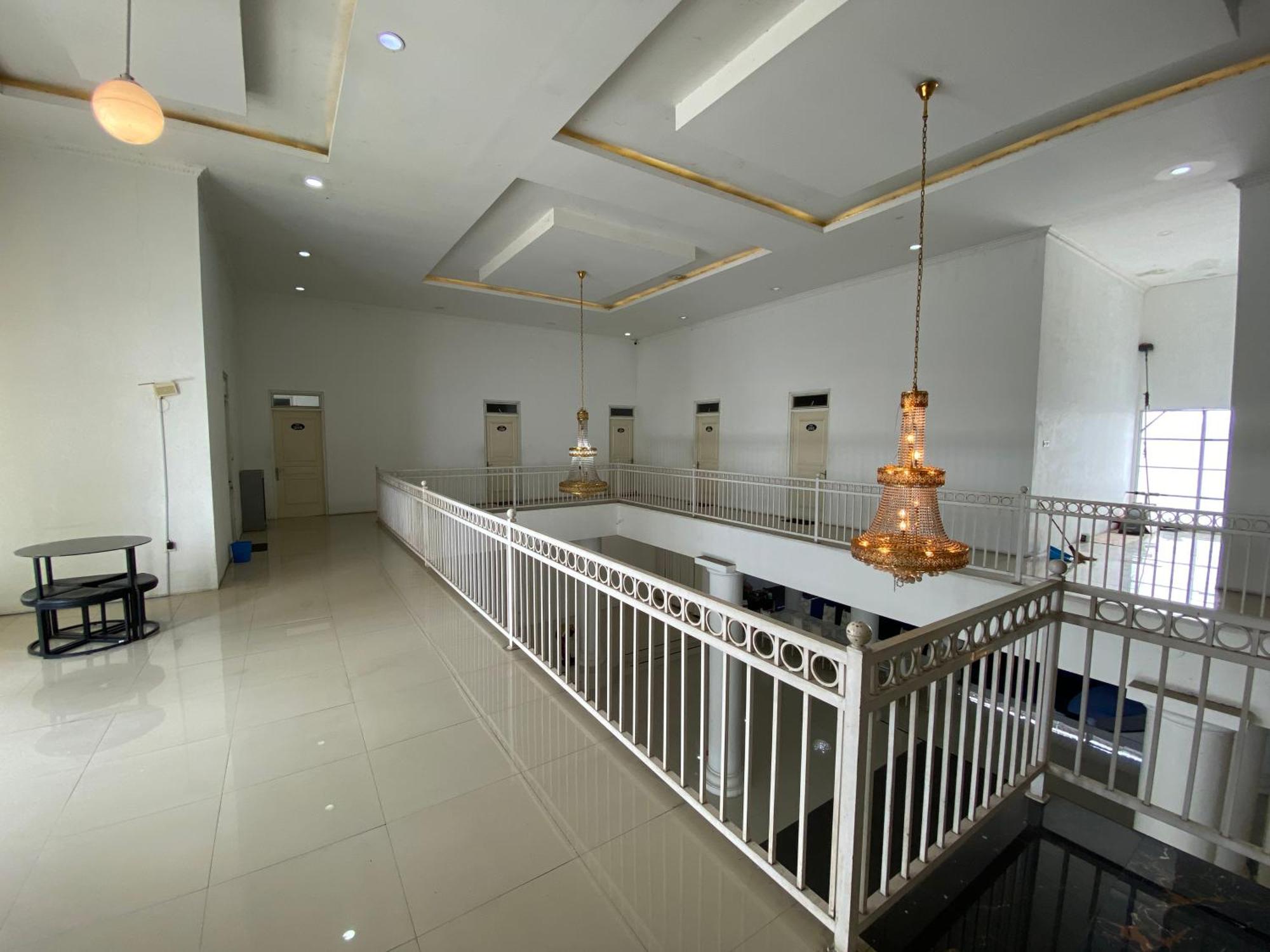 Griya Rw Family Guest House Redpartner Surakarta  Ngoại thất bức ảnh