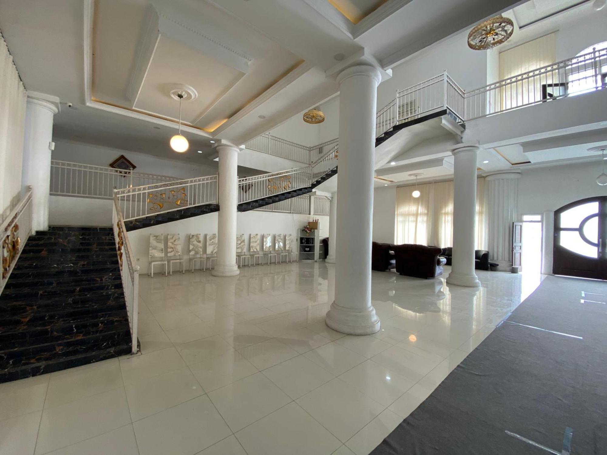 Griya Rw Family Guest House Redpartner Surakarta  Ngoại thất bức ảnh