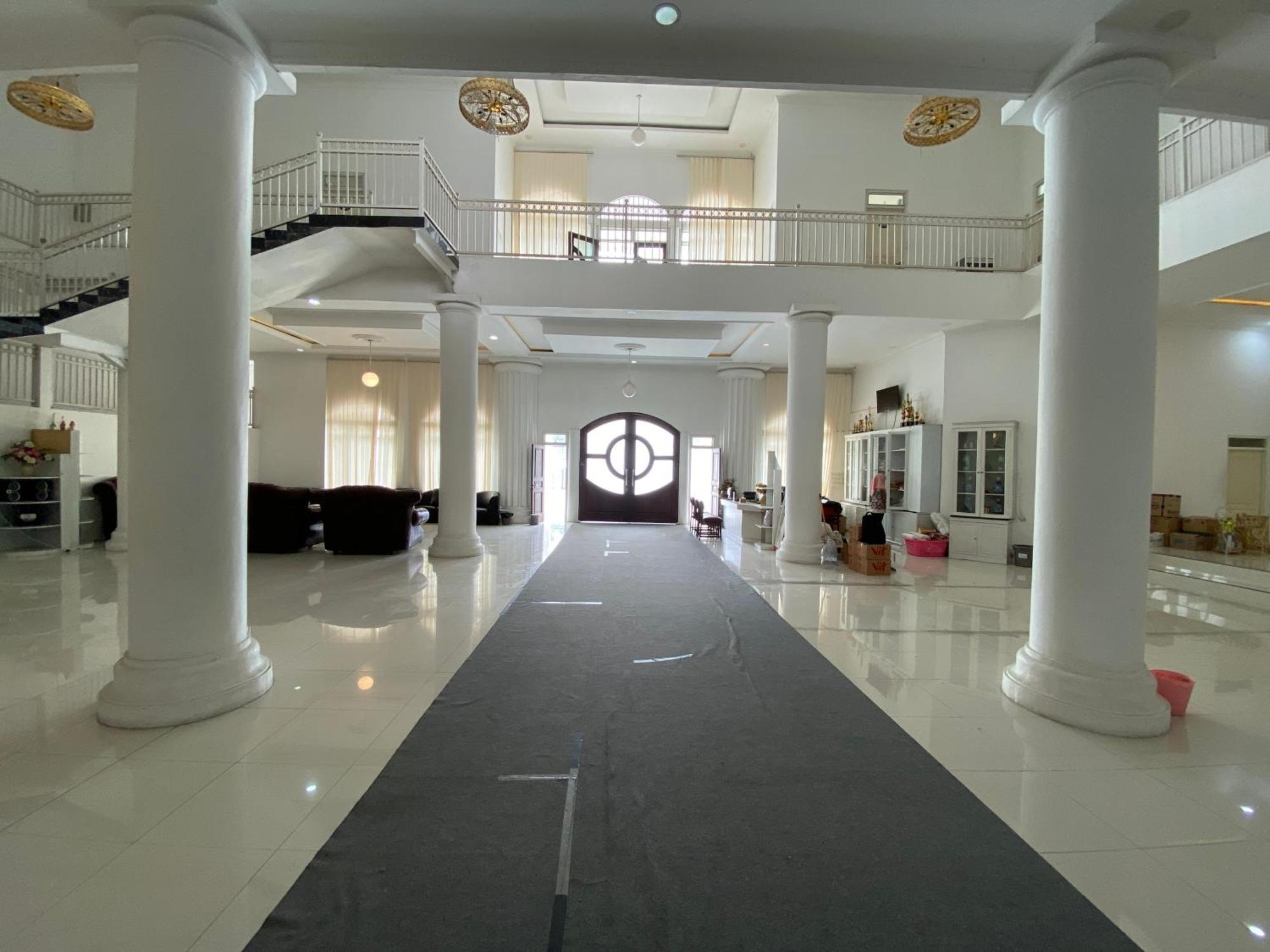 Griya Rw Family Guest House Redpartner Surakarta  Ngoại thất bức ảnh