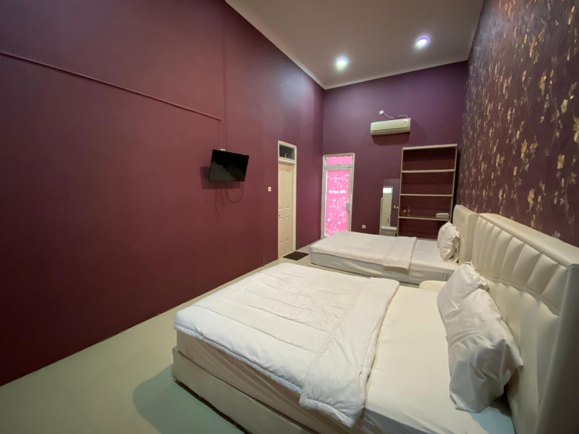 Griya Rw Family Guest House Redpartner Surakarta  Ngoại thất bức ảnh